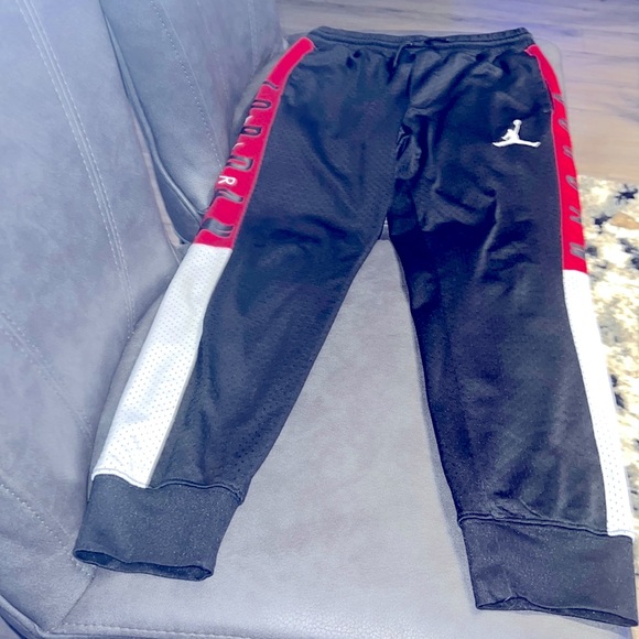 Jordan Other - Boys Jordan joggers size medium 10-12